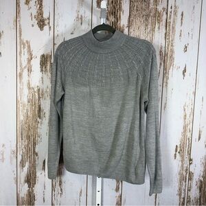 Tog Shop, elegant Gray Turtleneck Sweater for Women Knit Acrylic. Size Large.